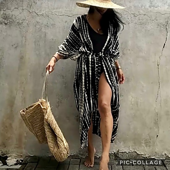 Black n White... Black n White Kimono - Picture 3 of 4